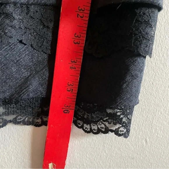 Maggy London Black Tiered Lace V-Neck Cap Sleeve Mini Dress - Size 6 EUC - Picture 16 of 16
